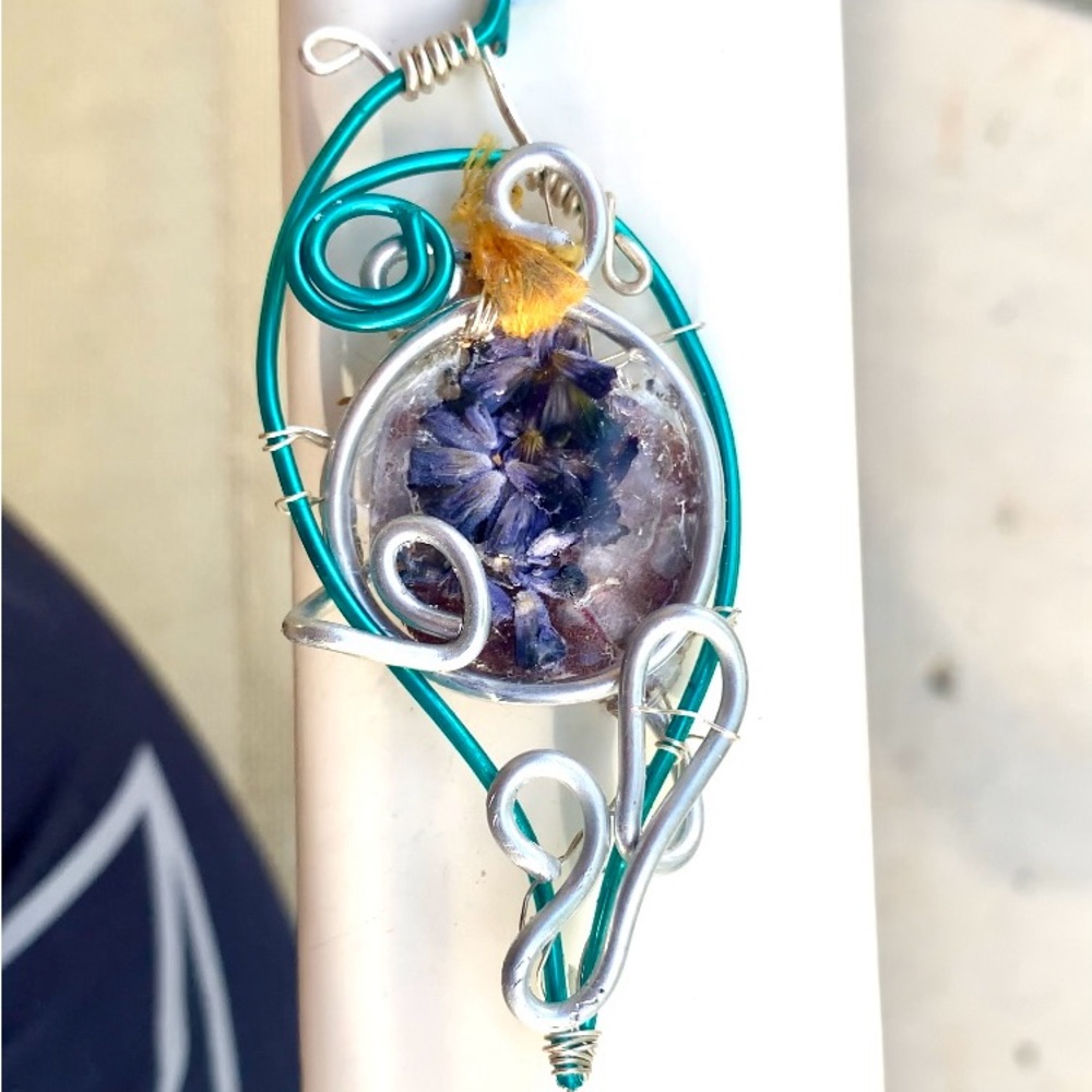 Wire Pendant
